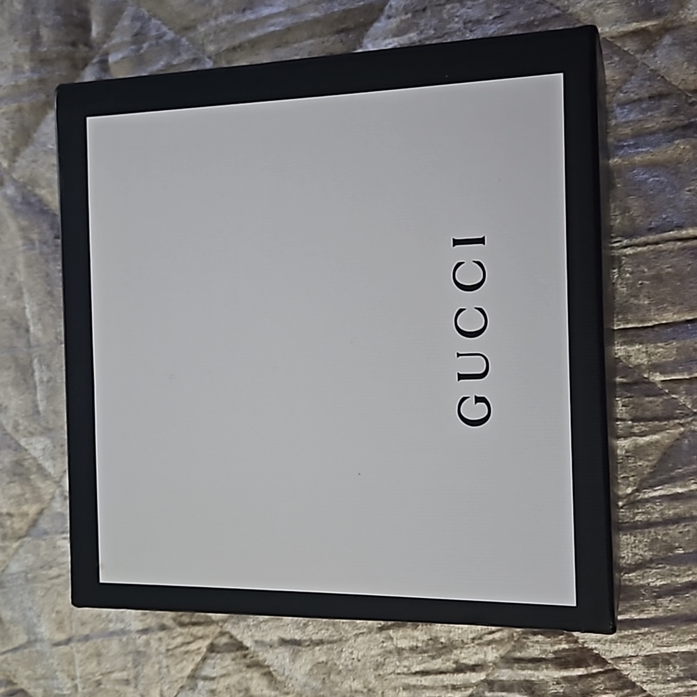 Gucci box